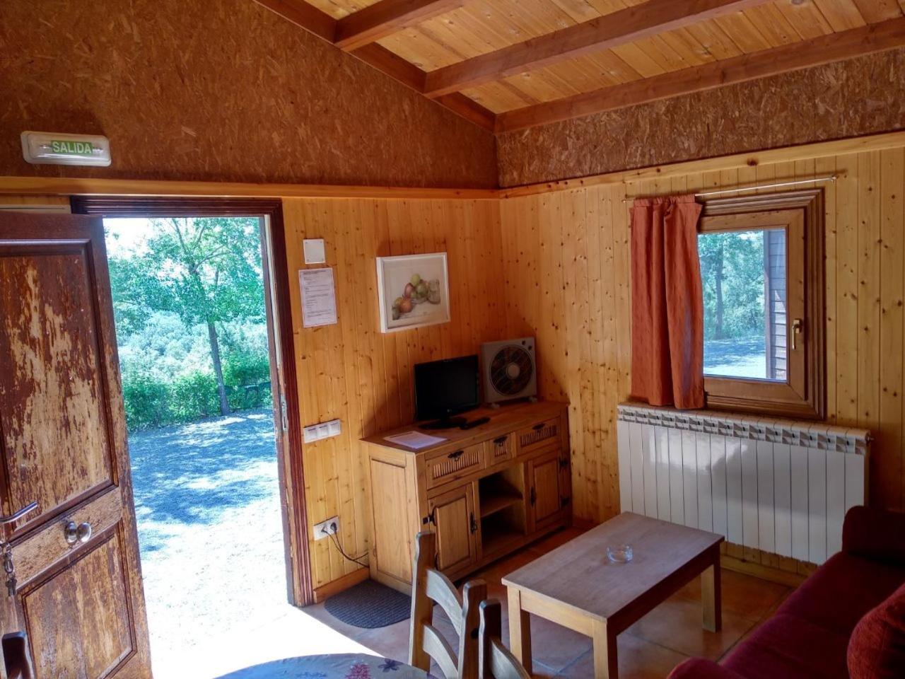 Camping Casa Fausto Cerca De Dinopolis Formiche Alto Eksteriør billede